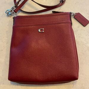 Coach Kitt burgundy crossbody EUC